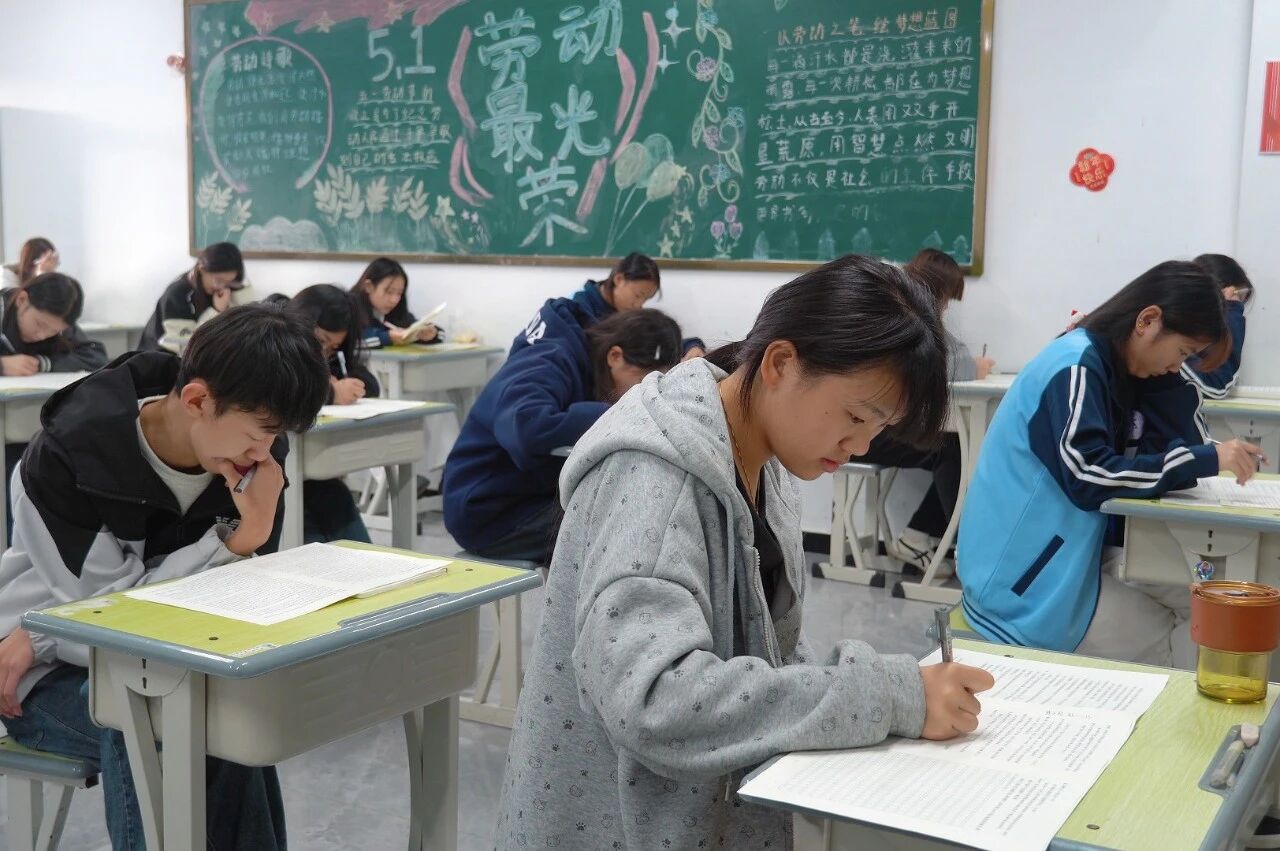 6b40a70cd6f1f4385efb5453e83ad8dd.jpg 6b40a70cd6f1f4385efb5453e83ad8dd.jpg